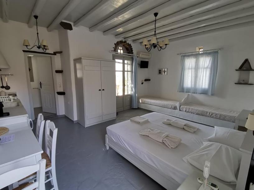 Elia Apartments Agios Romanos ภายนอก รูปภาพ